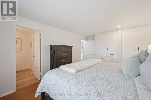 22 Crestwood Drive, Cambridge, ON - Indoor Photo Showing Bedroom