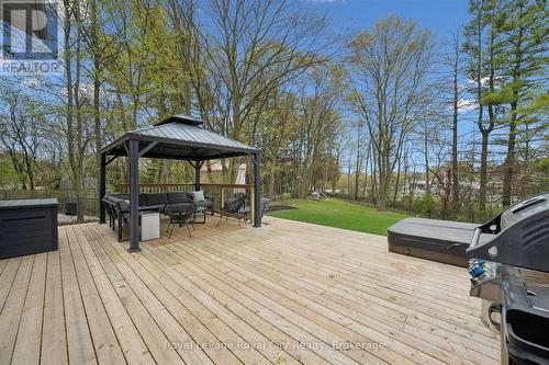 22 Crestwood Drive, Cambridge, ON - Outdoor With Deck Patio Veranda