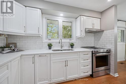 22 Crestwood Drive, Cambridge, ON - Indoor Photo Showing Kitchen With Double Sink