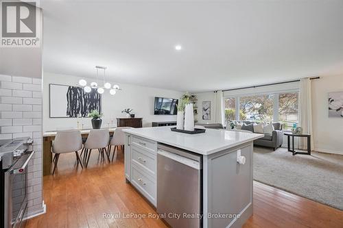 22 Crestwood Drive, Cambridge, ON - Indoor Photo Showing Kitchen