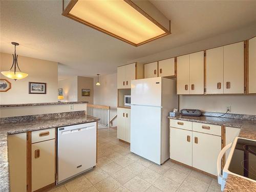 151 Daly Crescent, Brandon, MB - Indoor Photo Showing Kitchen