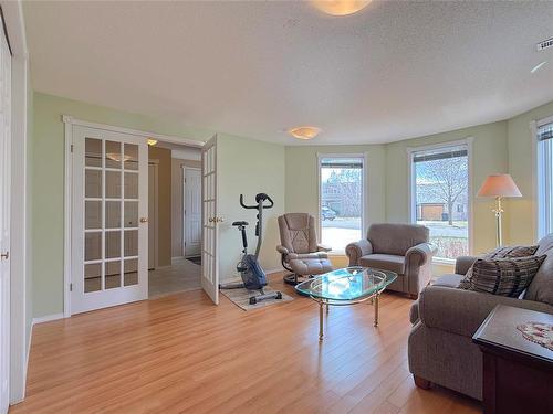 151 Daly Crescent, Brandon, MB - Indoor Photo Showing Living Room