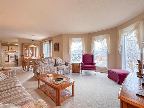 151 Daly Crescent, Brandon, MB - Indoor Photo Showing Living Room