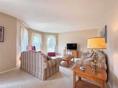 151 Daly Crescent, Brandon, MB - Indoor Photo Showing Living Room