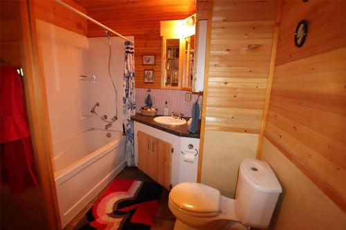 Main 4 Pce Bathroom/Laundry combo - 156 Cottage Road, Steep Rock, MB - Indoor Photo Showing Bathroom