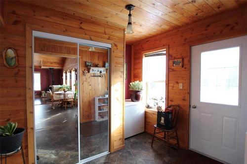 Rear Entrance mudroom - 156 Cottage Road, Steep Rock, MB - Indoor Photo Showing Other Room