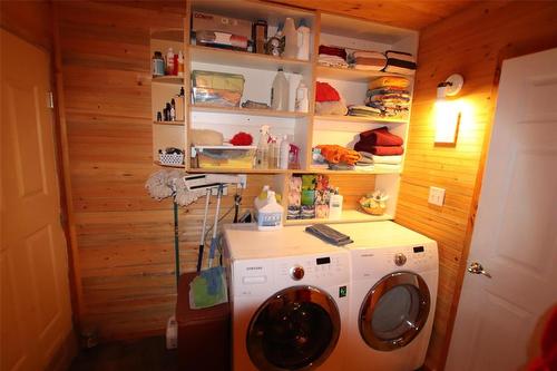 Bathroom/Laundry combo - 156 Cottage Road, Steep Rock, MB - Indoor Photo Showing Laundry Room