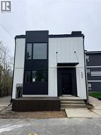 288 OAKWOOD Crescent  Oakville, ON L6K 1Y9