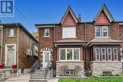 176 DAVISVILLE AVENUE  Toronto, ON M4S 1E8