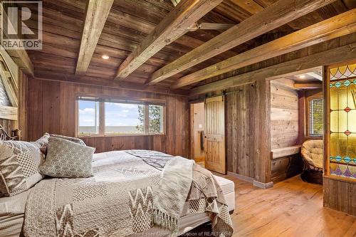 16660 Couture Beach, Lakeshore, ON - Indoor Photo Showing Bedroom