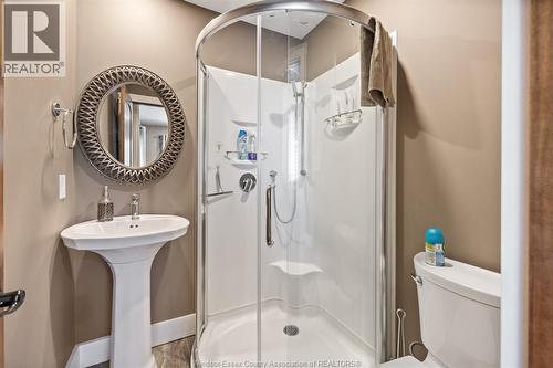 16660 Couture Beach, Lakeshore, ON - Indoor Photo Showing Bathroom
