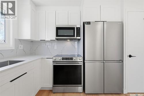 1310 East Centre, Saskatoon, SK - Indoor Photo Showing Kitchen With Stainless Steel Kitchen