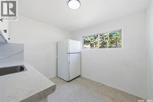 1310 East Centre, Saskatoon, SK - Indoor