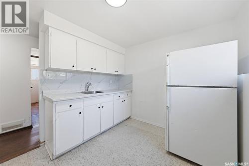 1310 East Centre, Saskatoon, SK - Indoor Photo Showing Kitchen