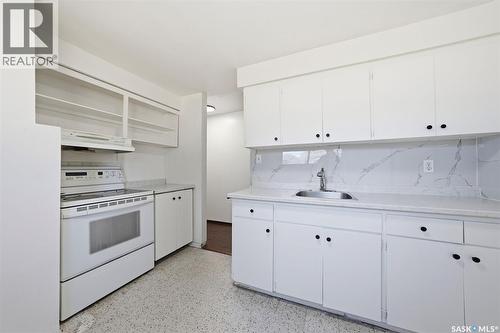 1310 East Centre, Saskatoon, SK - Indoor Photo Showing Kitchen