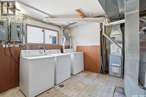1310 East Centre, Saskatoon, SK - Indoor Photo Showing Laundry Room