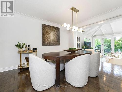 1454 Chasehurst Drive, Mississauga, ON - Indoor Photo Showing Living Room