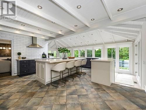 1454 Chasehurst Drive, Mississauga, ON - Indoor Photo Showing Kitchen With Upgraded Kitchen