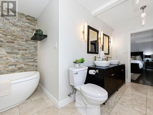 1454 Chasehurst Drive, Mississauga, ON - Indoor Photo Showing Bathroom