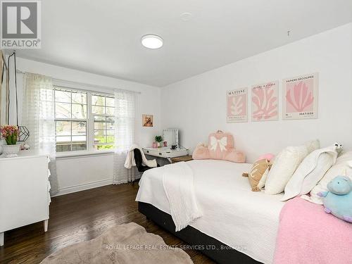 1454 Chasehurst Drive, Mississauga, ON - Indoor Photo Showing Bedroom