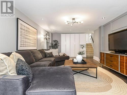 1454 Chasehurst Drive, Mississauga, ON - Indoor Photo Showing Living Room