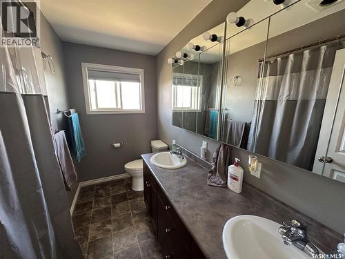 1114 Herbert Avenue, Herbert, SK - Indoor Photo Showing Bathroom