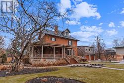 305 TRENT STREET W Whitby (Downtown Whitby), ON L1N 1M3