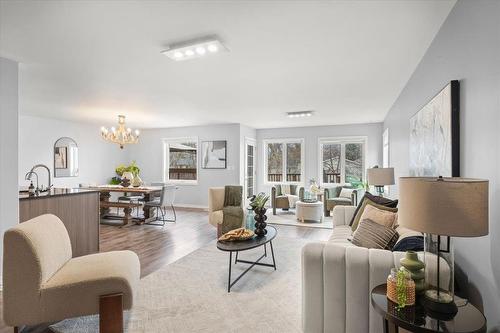 Light and bright! - 278 Laxdal Road, Winnipeg, MB - Indoor Photo Showing Living Room