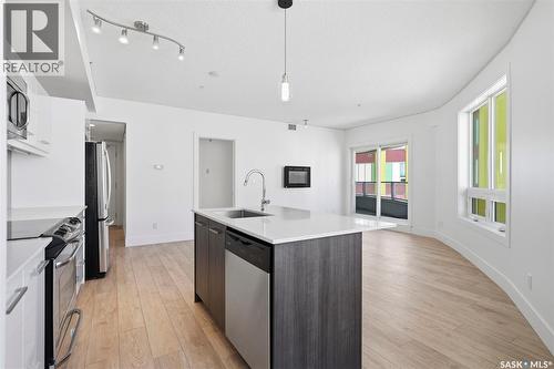 204 409 B Avenue S, Saskatoon, SK - Indoor Photo Showing Kitchen With Upgraded Kitchen