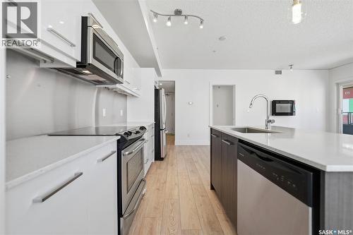 204 409 B Avenue S, Saskatoon, SK - Indoor Photo Showing Kitchen With Upgraded Kitchen
