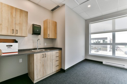 Office - 201-3305 Av. De La Gare, Mascouche, QC - Indoor