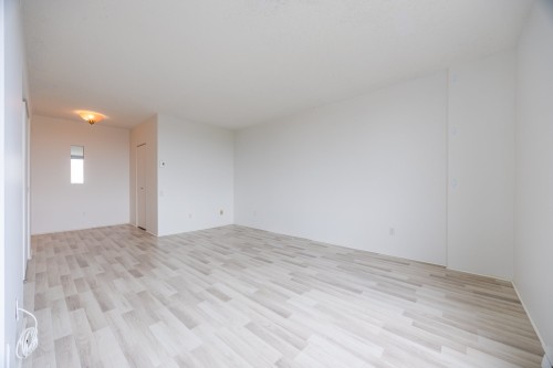 Bedroom - 906-200 Rue Hall, Montréal (Verdun/Île-Des-Soeurs), QC - Indoor Photo Showing Other Room