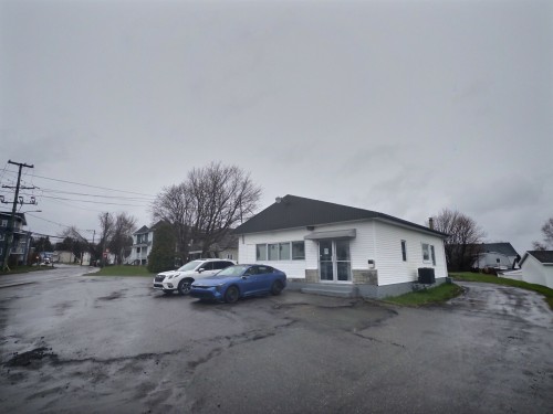 Façade - 1751 Av. Lapierre, Québec (La Haute-Saint-Charles), QC - Outdoor