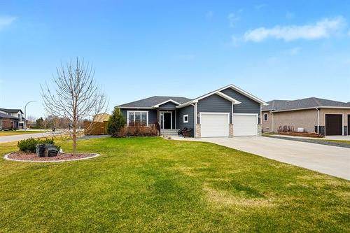 1 Aston Cove, Steinbach, MB 