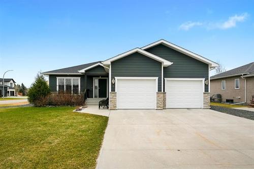 1 Aston Cove, Steinbach, MB 
