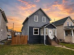 851 McDermot AVE  Winnipeg, MB R3P 0T8