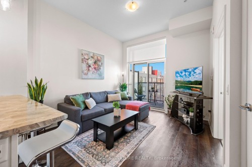 630-16 Concord Place, Grimsby, ON - Indoor Photo Showing Living Room