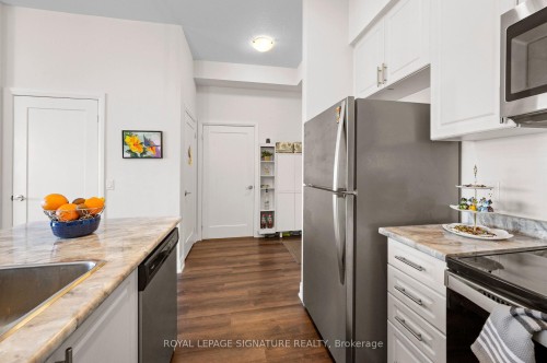 630-16 Concord Place, Grimsby, ON - Indoor Photo Showing Kitchen