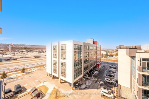 630-16 Concord Place, Grimsby, ON - Outdoor