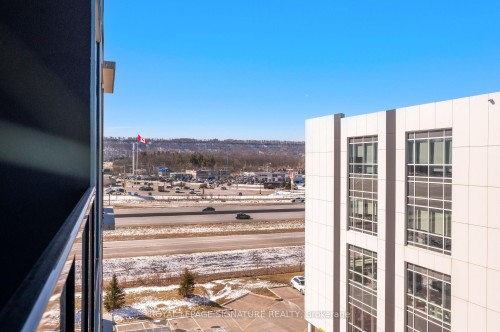 630-16 Concord Place, Grimsby, ON - Outdoor