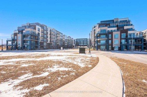 630-16 Concord Place, Grimsby, ON - Outdoor