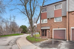 36 Vicora Link Way  Toronto, ON M3C 1B1