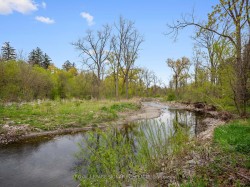 92-3175 Kirwin Avenue  Mississauga, ON L5A 3M4