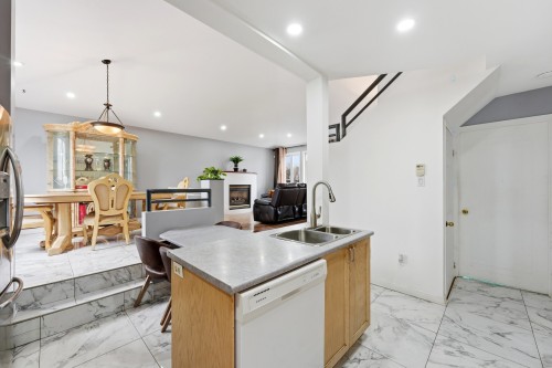 Cuisine - 960 Rue Basile-Routhier, Repentigny (Repentigny), QC - Indoor Photo Showing Kitchen With Double Sink