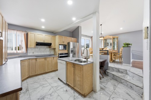 Cuisine - 960 Rue Basile-Routhier, Repentigny (Repentigny), QC - Indoor Photo Showing Kitchen With Double Sink