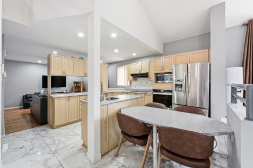 Cuisine - 960 Rue Basile-Routhier, Repentigny (Repentigny), QC - Indoor Photo Showing Kitchen