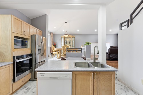 Cuisine - 960 Rue Basile-Routhier, Repentigny (Repentigny), QC - Indoor Photo Showing Kitchen With Double Sink