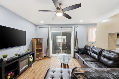 Salon - 960 Rue Basile-Routhier, Repentigny (Repentigny), QC - Indoor Photo Showing Living Room