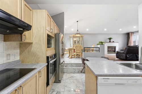 Cuisine - 960 Rue Basile-Routhier, Repentigny (Repentigny), QC - Indoor Photo Showing Kitchen With Fireplace