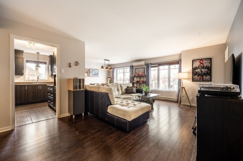 Vue d'ensemble - 244 Rue Du Cardinal, Saint-Amable, QC - Indoor Photo Showing Living Room